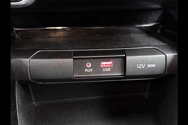 Kia Stonic 1.0 T-GDi DynamicPlusLine (NAVIGATIE, CARPLAY, CAMERA, CLIMA, TREKHAAK, GOED ONDERHOUDEN)