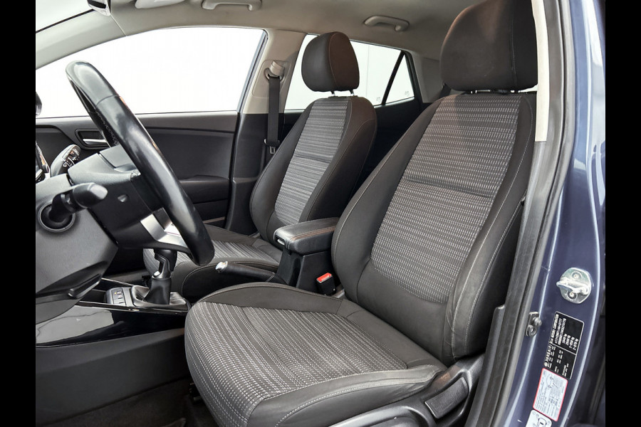 Kia Stonic 1.0 T-GDi DynamicPlusLine (NAVIGATIE, CARPLAY, CAMERA, CLIMA, TREKHAAK, GOED ONDERHOUDEN)