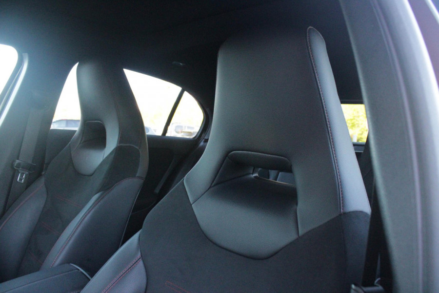 Mercedes-Benz A-Klasse 180 BUSINESS SOLUTION AMG | PANORAMA SCHUIF/KANTEL DAK | SFEER VERLICHTING | ELEKTRISCH VERSTELBARE VOORSTOELEN MET GEHEUGEN FUNCTIE | STOEL VERWARMING OP BEIDE VOORSTOELEN | MULTIBEAM LED KOPLAMPEN | ACHTERUITRIJ CAMERA | APPLE CARPLAY/ANDROID AUTO | NAVIGATIE | KEYLESS GO | CRUISE CONTROL | NIGHT PAKKET | VERKEERSLICHTEN WEERGAVE | 17" LICHTMETALEN VELGEN AMG | HEMELBEKLEDING ZWART | MBUX MULTIMEDIA SYSTEEM | SPORTSTOELEN | PARKEERSENSOREN VOOR + ACHTER |