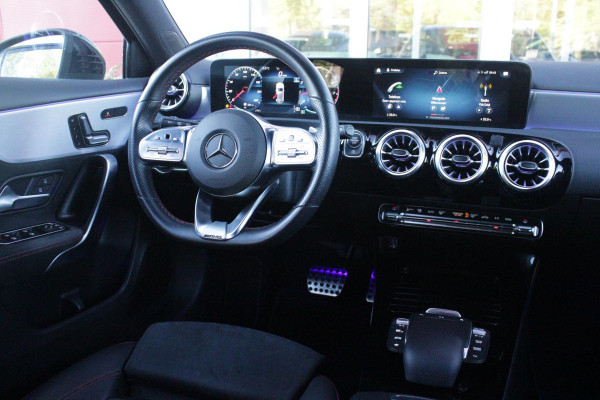 Mercedes-Benz A-Klasse 180 BUSINESS SOLUTION AMG | PANORAMA SCHUIF/KANTEL DAK | SFEER VERLICHTING | ELEKTRISCH VERSTELBARE VOORSTOELEN MET GEHEUGEN FUNCTIE | STOEL VERWARMING OP BEIDE VOORSTOELEN | MULTIBEAM LED KOPLAMPEN | ACHTERUITRIJ CAMERA | APPLE CARPLAY/ANDROID AUTO | NAVIGATIE | KEYLESS GO | CRUISE CONTROL | NIGHT PAKKET | VERKEERSLICHTEN WEERGAVE | 17" LICHTMETALEN VELGEN AMG | HEMELBEKLEDING ZWART | MBUX MULTIMEDIA SYSTEEM | SPORTSTOELEN | PARKEERSENSOREN VOOR + ACHTER |