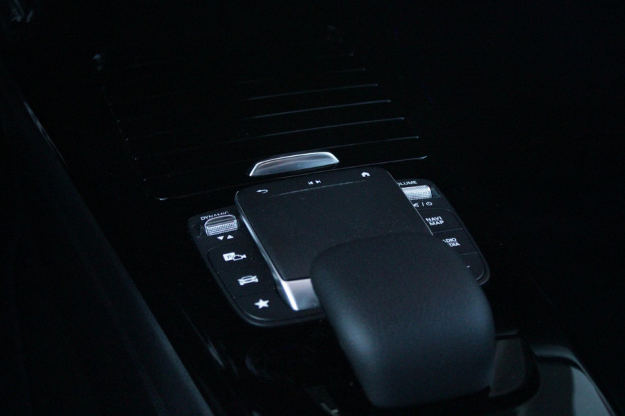 Mercedes-Benz A-Klasse 180 BUSINESS SOLUTION AMG | PANORAMA SCHUIF/KANTEL DAK | SFEER VERLICHTING | ELEKTRISCH VERSTELBARE VOORSTOELEN MET GEHEUGEN FUNCTIE | STOEL VERWARMING OP BEIDE VOORSTOELEN | MULTIBEAM LED KOPLAMPEN | ACHTERUITRIJ CAMERA | APPLE CARPLAY/ANDROID AUTO | NAVIGATIE | KEYLESS GO | CRUISE CONTROL | NIGHT PAKKET | VERKEERSLICHTEN WEERGAVE | 17" LICHTMETALEN VELGEN AMG | HEMELBEKLEDING ZWART | MBUX MULTIMEDIA SYSTEEM | SPORTSTOELEN | PARKEERSENSOREN VOOR + ACHTER |