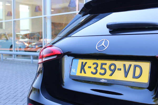 Mercedes-Benz A-Klasse 180 BUSINESS SOLUTION AMG | PANORAMA SCHUIF/KANTEL DAK | SFEER VERLICHTING | ELEKTRISCH VERSTELBARE VOORSTOELEN MET GEHEUGEN FUNCTIE | STOEL VERWARMING OP BEIDE VOORSTOELEN | MULTIBEAM LED KOPLAMPEN | ACHTERUITRIJ CAMERA | APPLE CARPLAY/ANDROID AUTO | NAVIGATIE | KEYLESS GO | CRUISE CONTROL | NIGHT PAKKET | VERKEERSLICHTEN WEERGAVE | 17" LICHTMETALEN VELGEN AMG | HEMELBEKLEDING ZWART | MBUX MULTIMEDIA SYSTEEM | SPORTSTOELEN | PARKEERSENSOREN VOOR + ACHTER |