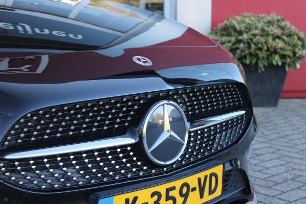 Mercedes-Benz A-Klasse 180 BUSINESS SOLUTION AMG | PANORAMA SCHUIF/KANTEL DAK | SFEER VERLICHTING | ELEKTRISCH VERSTELBARE VOORSTOELEN MET GEHEUGEN FUNCTIE | STOEL VERWARMING OP BEIDE VOORSTOELEN | MULTIBEAM LED KOPLAMPEN | ACHTERUITRIJ CAMERA | APPLE CARPLAY/ANDROID AUTO | NAVIGATIE | KEYLESS GO | CRUISE CONTROL | NIGHT PAKKET | VERKEERSLICHTEN WEERGAVE | 17" LICHTMETALEN VELGEN AMG | HEMELBEKLEDING ZWART | MBUX MULTIMEDIA SYSTEEM | SPORTSTOELEN | PARKEERSENSOREN VOOR + ACHTER |