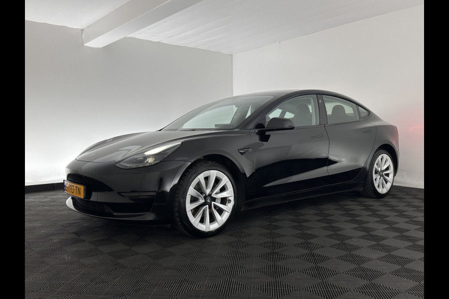 Tesla Model 3 Standard RWD Plus 60 kWh [ 3-Fase ] {SOH-87%} (INCL-BTW) Aut. *PANO | AUTOPILOT | LEATHER | KEYLESS | FULL-LED | MEMORY-PACK | TOPVIEW | DAB | CARPLAY | DIGI-COCKPIT | LANE-ASSIST | COMFORTSEATS | 19"ALU*