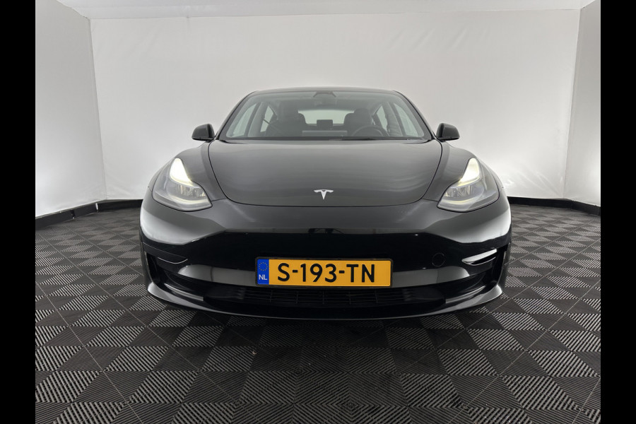 Tesla Model 3 Standard RWD Plus 60 kWh [ 3-Fase ] {SOH-87%} (INCL-BTW) Aut. *PANO | AUTOPILOT | LEATHER | KEYLESS | FULL-LED | MEMORY-PACK | TOPVIEW | DAB | CARPLAY | DIGI-COCKPIT | LANE-ASSIST | COMFORTSEATS | 19"ALU*