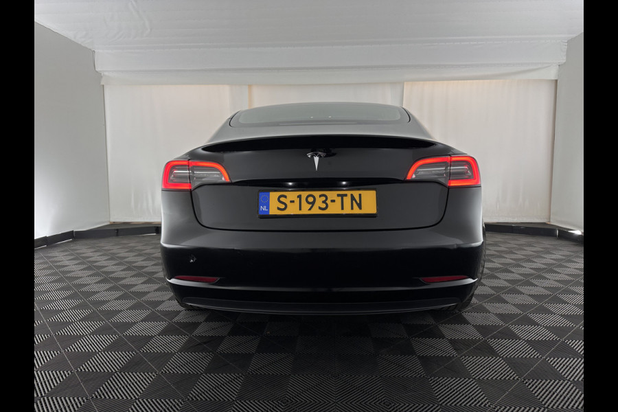 Tesla Model 3 Standard RWD Plus 60 kWh [ 3-Fase ] {SOH-87%} (INCL-BTW) Aut. *PANO | AUTOPILOT | LEATHER | KEYLESS | FULL-LED | MEMORY-PACK | TOPVIEW | DAB | CARPLAY | DIGI-COCKPIT | LANE-ASSIST | COMFORTSEATS | 19"ALU*