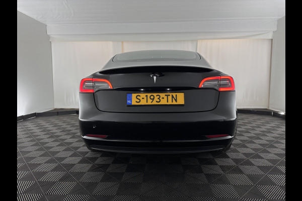 Tesla Model 3 Standard RWD Plus 60 kWh [ 3-Fase ] {SOH-87%} (INCL-BTW) Aut. *PANO | AUTOPILOT | LEATHER | KEYLESS | FULL-LED | MEMORY-PACK | TOPVIEW | DAB | CARPLAY | DIGI-COCKPIT | LANE-ASSIST | COMFORTSEATS | 19"ALU*