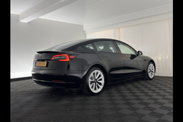 Tesla Model 3 Standard RWD Plus 60 kWh [ 3-Fase ] {SOH-87%} (INCL-BTW) Aut. *PANO | AUTOPILOT | LEATHER | KEYLESS | FULL-LED | MEMORY-PACK | TOPVIEW | DAB | CARPLAY | DIGI-COCKPIT | LANE-ASSIST | COMFORTSEATS | 19"ALU*