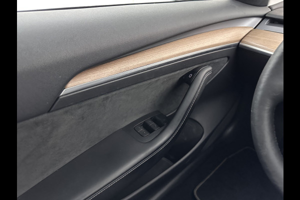 Tesla Model 3 Standard RWD Plus 60 kWh [ 3-Fase ] {SOH-87%} (INCL-BTW) Aut. *PANO | AUTOPILOT | LEATHER | KEYLESS | FULL-LED | MEMORY-PACK | TOPVIEW | DAB | CARPLAY | DIGI-COCKPIT | LANE-ASSIST | COMFORTSEATS | 19"ALU*