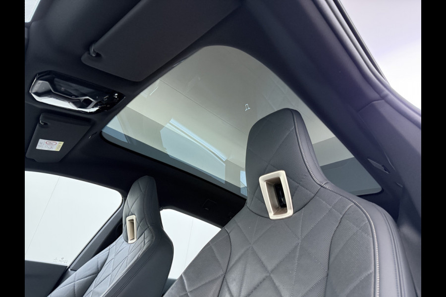 BMW iX xDrive40 326pk Soh 100% Leer-Suite+Massage+Ventilatie PanoDak Laser-LED 22"lm Wegklapb.-Trekhaak Soft-Close-aut. Adaptive-Cruise AWD Digital-Key Connected-Drive Android Apple CarplayWarmte-comfort-pack AchteruitRij-Assist Co-Pilot-Pack Drive-Assist Zwarte-Hemel 4WD Uitwijkassist Keyless Stuur+Bank+Stoel-Verwarmd DAB Orig.NLse auto 1e Eigenaar 2.500kg Trekvermogen (630Nm)!  € 106.000,- nieuw  Nét beurt gehad (163.340km)
