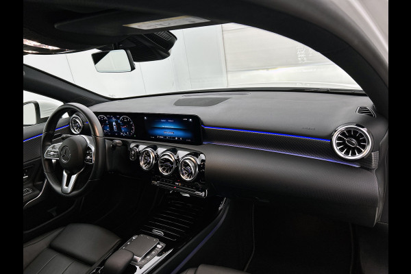 Mercedes-Benz A-Klasse 180 Business Solution Luxury (SFEERVERLICHTING, CAMERA, STOELVERWARMING, 1e EIGENAAR, GOED ONDERHOUDEN)