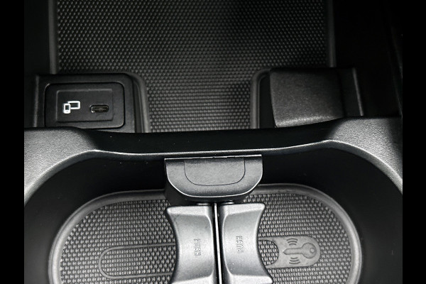 Mercedes-Benz A-Klasse 180 Business Solution Luxury (SFEERVERLICHTING, CAMERA, STOELVERWARMING, 1e EIGENAAR, GOED ONDERHOUDEN)