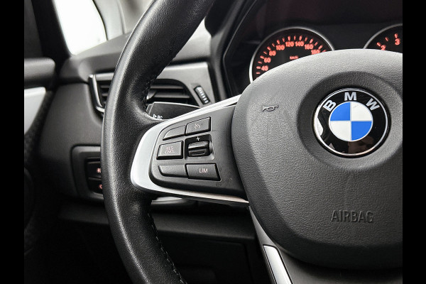 BMW 2 Serie Active Tourer 216i Executive (NAVIGATIE, PARKEERSENSOREN, LED, STUURBEDIENING, GOED ONDERHOUDEN)