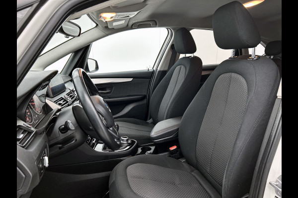 BMW 2 Serie Active Tourer 216i Executive (NAVIGATIE, PARKEERSENSOREN, LED, STUURBEDIENING, GOED ONDERHOUDEN)