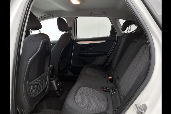 BMW 2 Serie Active Tourer 216i Executive (NAVIGATIE, PARKEERSENSOREN, LED, STUURBEDIENING, GOED ONDERHOUDEN)