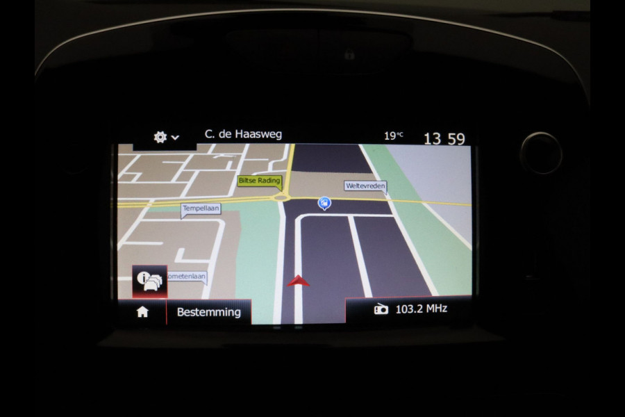 Renault Clio Estate TCe Intens 90pk Camera | Cruise | Navi | Parkeersens. v+a