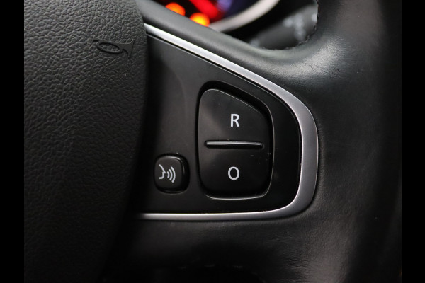 Renault Clio Estate TCe Intens 90pk Camera | Cruise | Navi | Parkeersens. v+a