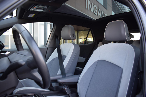 Volkswagen ID.3 First Max 58 kWh | Trekhaak | Pano | 20'' LM | HUD