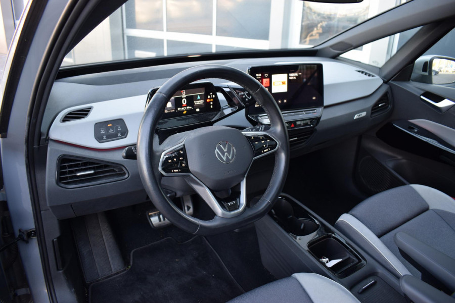 Volkswagen ID.3 First Max 58 kWh | Trekhaak | Pano | 20'' LM | HUD