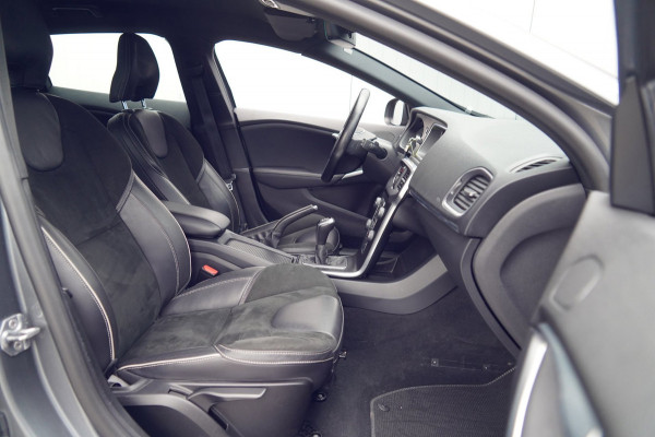 Volvo V40 2.0 T2 R-Design / Trekhaak / Navi / Cruise / Climate / Stoelverw. / Leer - Alcantara