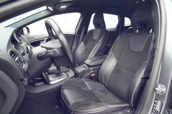 Volvo V40 2.0 T2 R-Design / Trekhaak / Navi / Cruise / Climate / Stoelverw. / Leer - Alcantara
