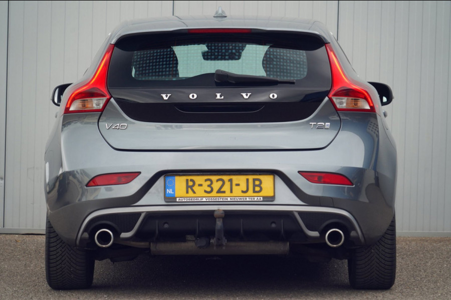 Volvo V40 2.0 T2 R-Design / Trekhaak / Navi / Cruise / Climate / Stoelverw. / Leer - Alcantara
