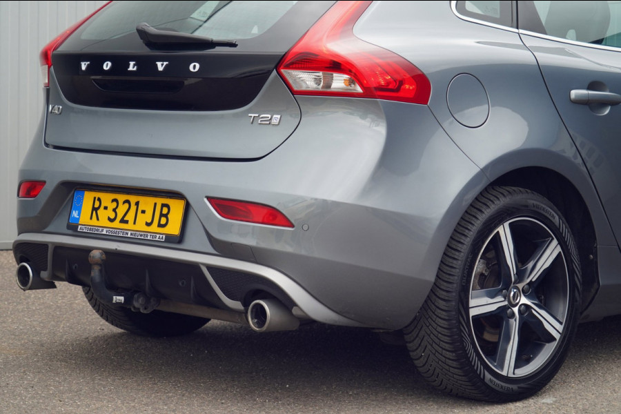 Volvo V40 2.0 T2 R-Design / Trekhaak / Navi / Cruise / Climate / Stoelverw. / Leer - Alcantara