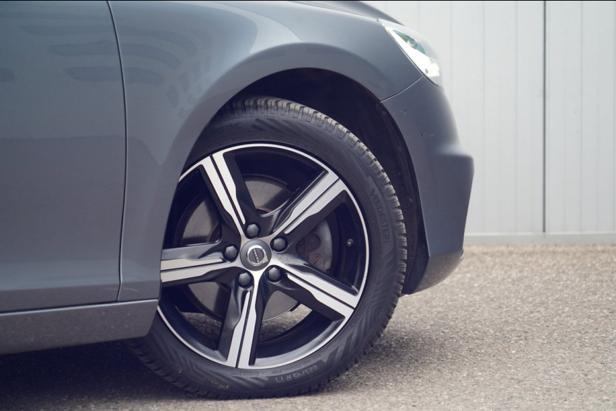 Volvo V40 2.0 T2 R-Design / Trekhaak / Navi / Cruise / Climate / Stoelverw. / Leer - Alcantara