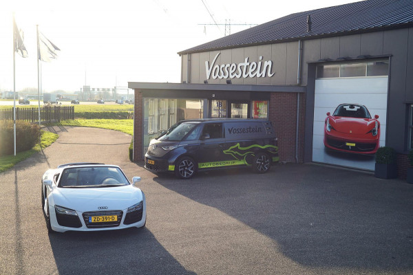 Volvo V40 2.0 T2 R-Design / Trekhaak / Navi / Cruise / Climate / Stoelverw. / Leer - Alcantara