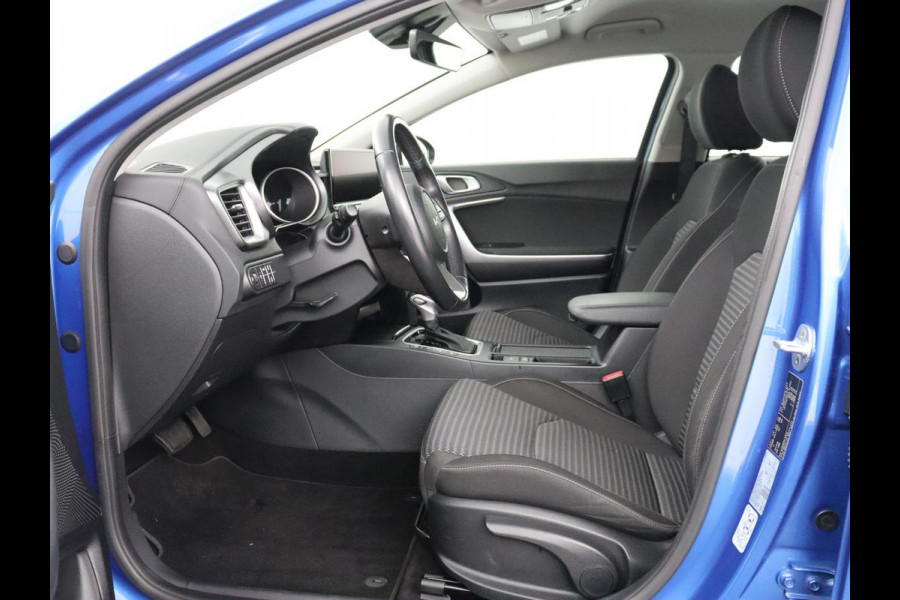 Kia Ceed 1.0 T-GDi MHEV DynamicLine | Origineel NL | Automaat | Carplay | Camera | Adaptive cruise | Navigatie | Full LED | Parkeerhulp | DAB | Climate control | Bluetooth