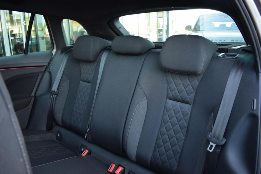 Škoda SCALA 1.0 TSI Sport Business | Pano | Apple CarPlay | Sportstoelen | LED