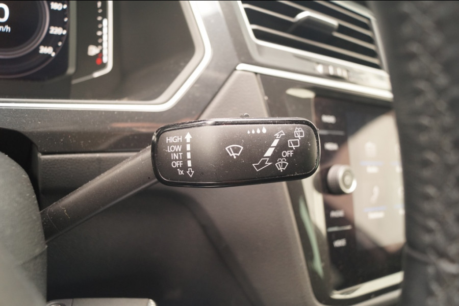 Volkswagen Tiguan 1.5 TSI 150pk DSG R-Line Highline Business -PANO-LED-ECC-