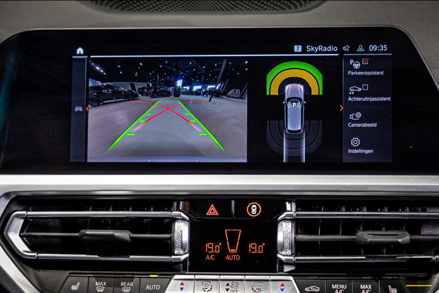 BMW 3 Serie Touring 318i M-sport|E-trekhaak|Leder|NAP|Cam|