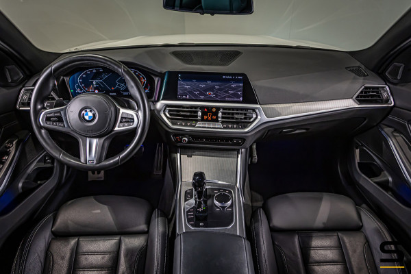 BMW 3 Serie Touring 318i M-sport|E-trekhaak|Leder|NAP|Cam|