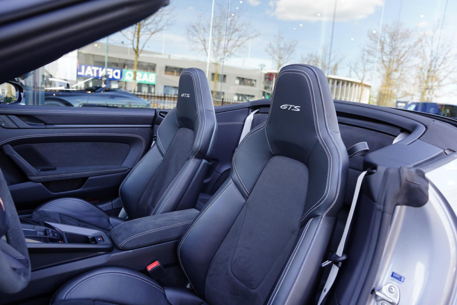 Porsche 911 992 Cabriolet 3.0 Carrera 4 GTS / NL-Auto / Sport Design / Lifting / Sportuitlaat