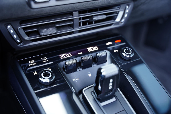 Porsche 911 992 Cabriolet 3.0 Carrera 4 GTS / NL-Auto / Sport Design / Lifting / Sportuitlaat