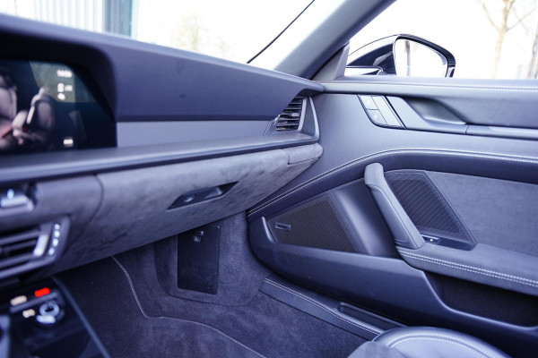 Porsche 911 992 Cabriolet 3.0 Carrera 4 GTS / NL-Auto / Sport Design / Lifting / Sportuitlaat