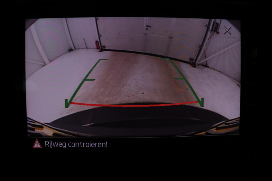 Škoda Karoq 1.5 TSI Business Edition Plus | Stoelverwarming | Adaptive cruise | Camera | Achterbankverwarming | Carplay | Navigatie | Full LED | Virtual Cockpit | Climate control | Bluetooth