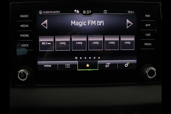 Škoda Karoq 1.5 TSI Business Edition Plus | Stoelverwarming | Adaptive cruise | Camera | Achterbankverwarming | Carplay | Navigatie | Full LED | Virtual Cockpit | Climate control | Bluetooth