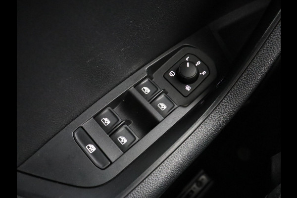 Škoda Karoq 1.5 TSI Business Edition Plus | Stoelverwarming | Adaptive cruise | Camera | Achterbankverwarming | Carplay | Navigatie | Full LED | Virtual Cockpit | Climate control | Bluetooth