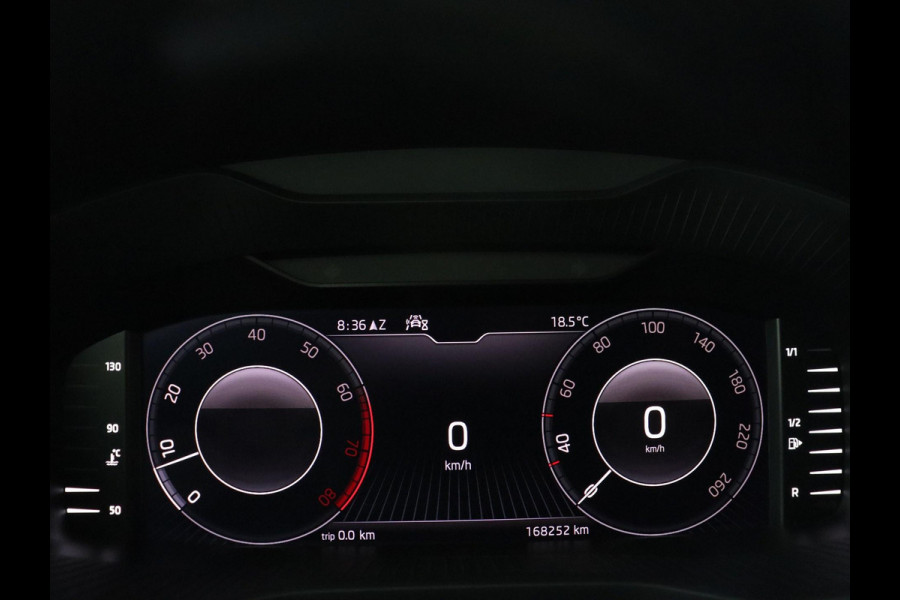 Škoda Karoq 1.5 TSI Business Edition Plus | Stoelverwarming | Adaptive cruise | Camera | Achterbankverwarming | Carplay | Navigatie | Full LED | Virtual Cockpit | Climate control | Bluetooth