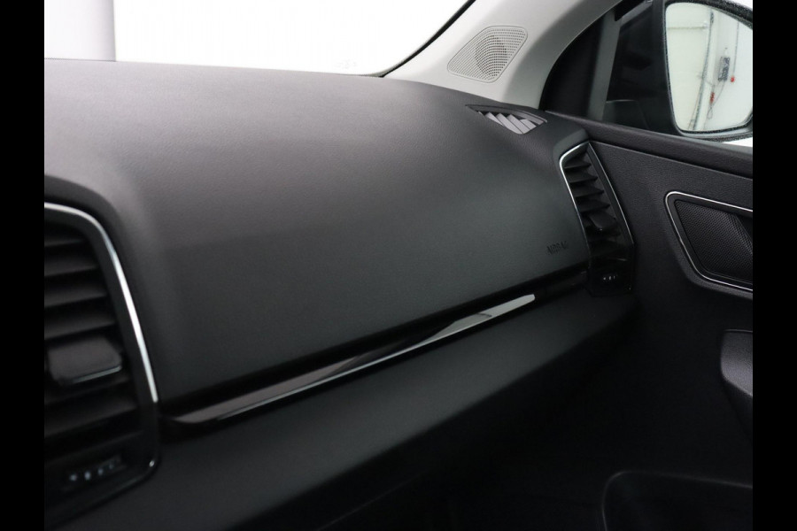 Škoda Karoq 1.5 TSI Business Edition Plus | Stoelverwarming | Adaptive cruise | Camera | Achterbankverwarming | Carplay | Navigatie | Full LED | Virtual Cockpit | Climate control | Bluetooth