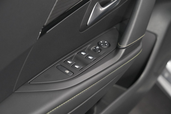 Peugeot 208 PureTech 100 GT-Line | Camera | Navigatie | Apple Carplay | Parkeersensoren