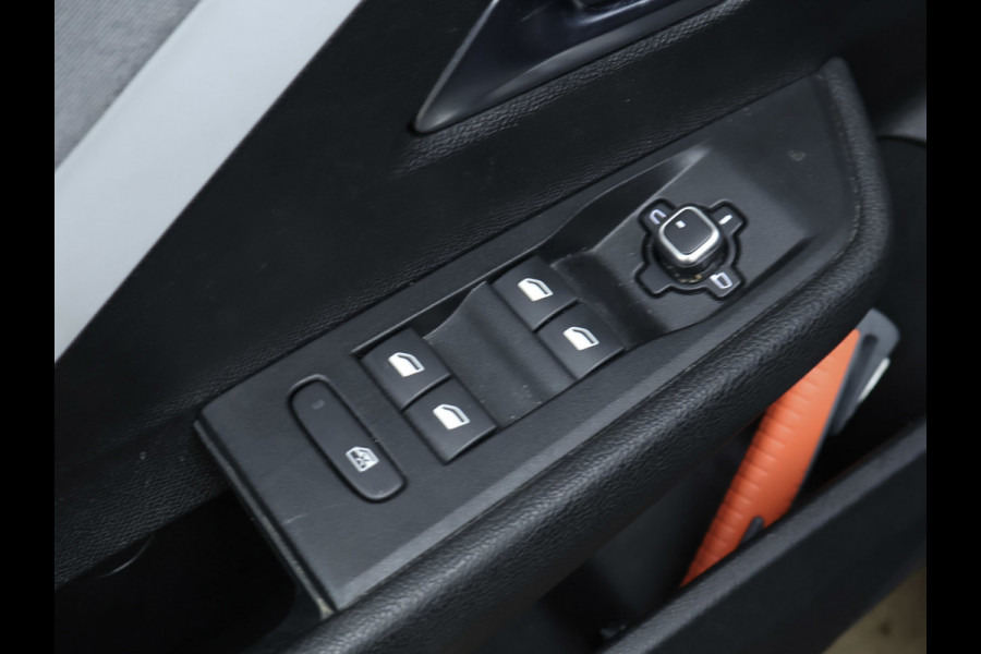 Opel Astra 1.2 Business Edition Sport (APPLE CARPLAY,NAVI,CAMERA,PDC,STOELVERWARMING,CLIMATE,CRUISE,GETINT,SPORTSTOELEN,LM VELGEN)