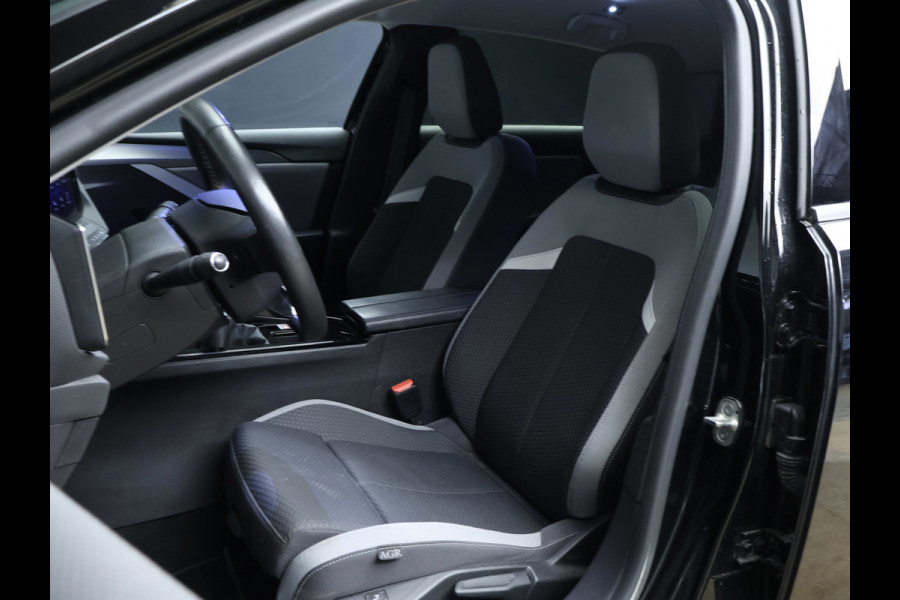 Opel Astra 1.2 Business Edition Sport (APPLE CARPLAY,NAVI,CAMERA,PDC,STOELVERWARMING,CLIMATE,CRUISE,GETINT,SPORTSTOELEN,LM VELGEN)