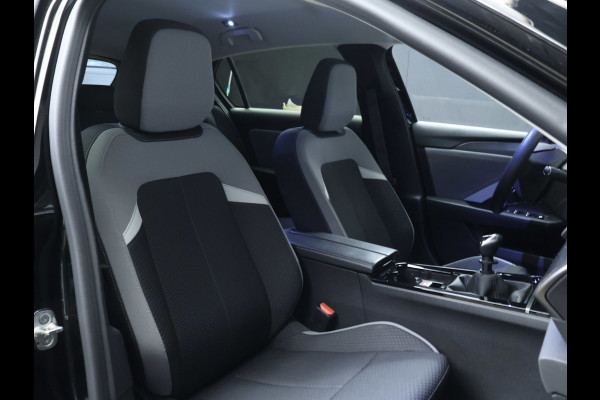 Opel Astra 1.2 Business Edition Sport (APPLE CARPLAY,NAVI,CAMERA,PDC,STOELVERWARMING,CLIMATE,CRUISE,GETINT,SPORTSTOELEN,LM VELGEN)