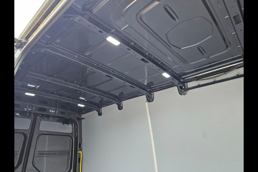 MAN TGE 35 2.0TDI 177PK Automaat 4x4 L3H3 (L2H2) | LED | Trekhaak | Navi | Camera | Stoelverwarming | App-connect | Cruise | Bijrijdersbank |