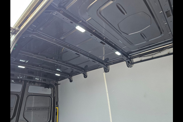 MAN TGE 35 2.0TDI 177PK Automaat 4x4 L3H3 (L2H2) | LED | Trekhaak | Navi | Camera | Stoelverwarming | App-connect | Cruise | Bijrijdersbank |