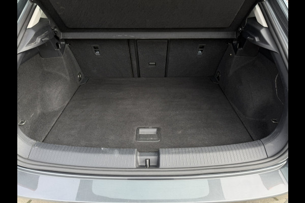 Volkswagen T-Roc 1.5 TSI Sport LED | Trekhaak | Carplay | Camera | Virtual Cockpit | PDC