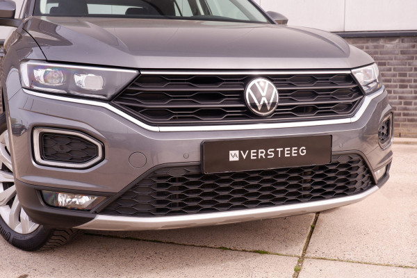 Volkswagen T-Roc 1.5 TSI Sport LED | Trekhaak | Carplay | Camera | Virtual Cockpit | PDC